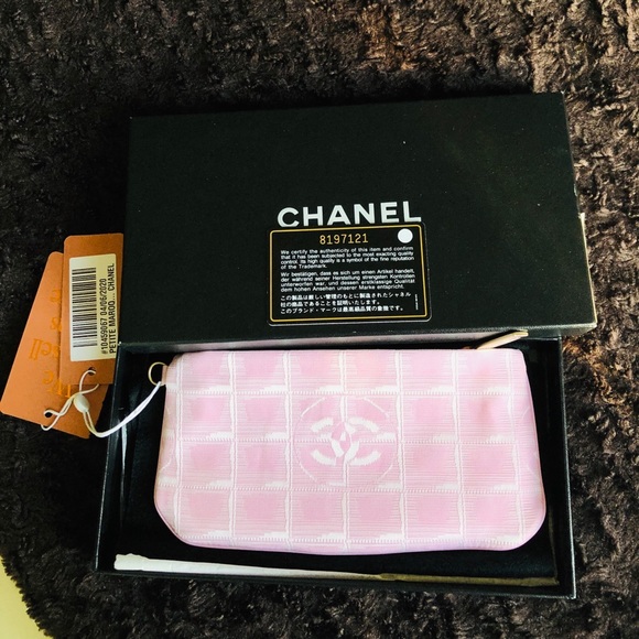 AUTHENTIC CHANEL CLOTH PURSE LIKE NEW - Picture 2 of 8